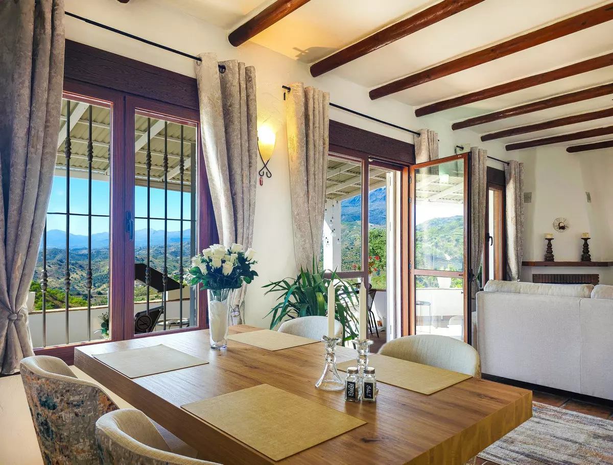3-bedroom Villa In Vélez – Málaga, Spain (128 M²)