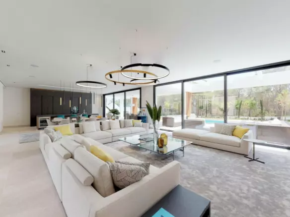 6-bedroom Villa In Calvià, Spain (748 M²)