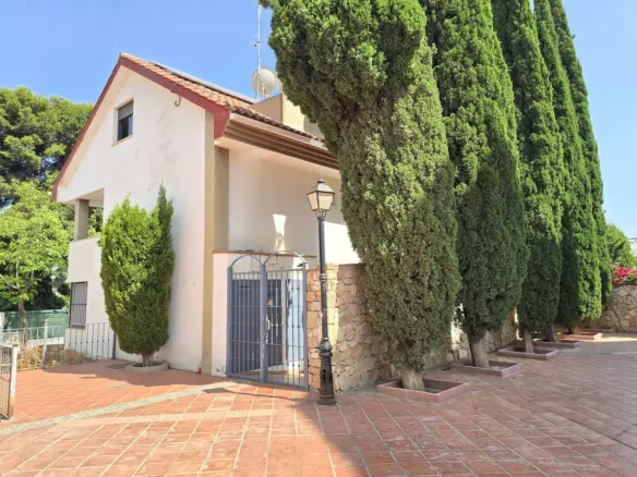 4-bedroom Town House In Benalmádena, Spain (171 M²)