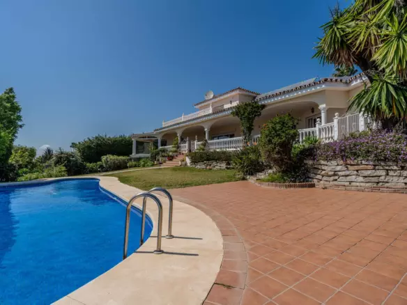 5-bedroom Villa In Estepona, Spain (282 M²)