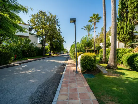 2-bedroom Apartment In Estepona, Spain (100 M²)