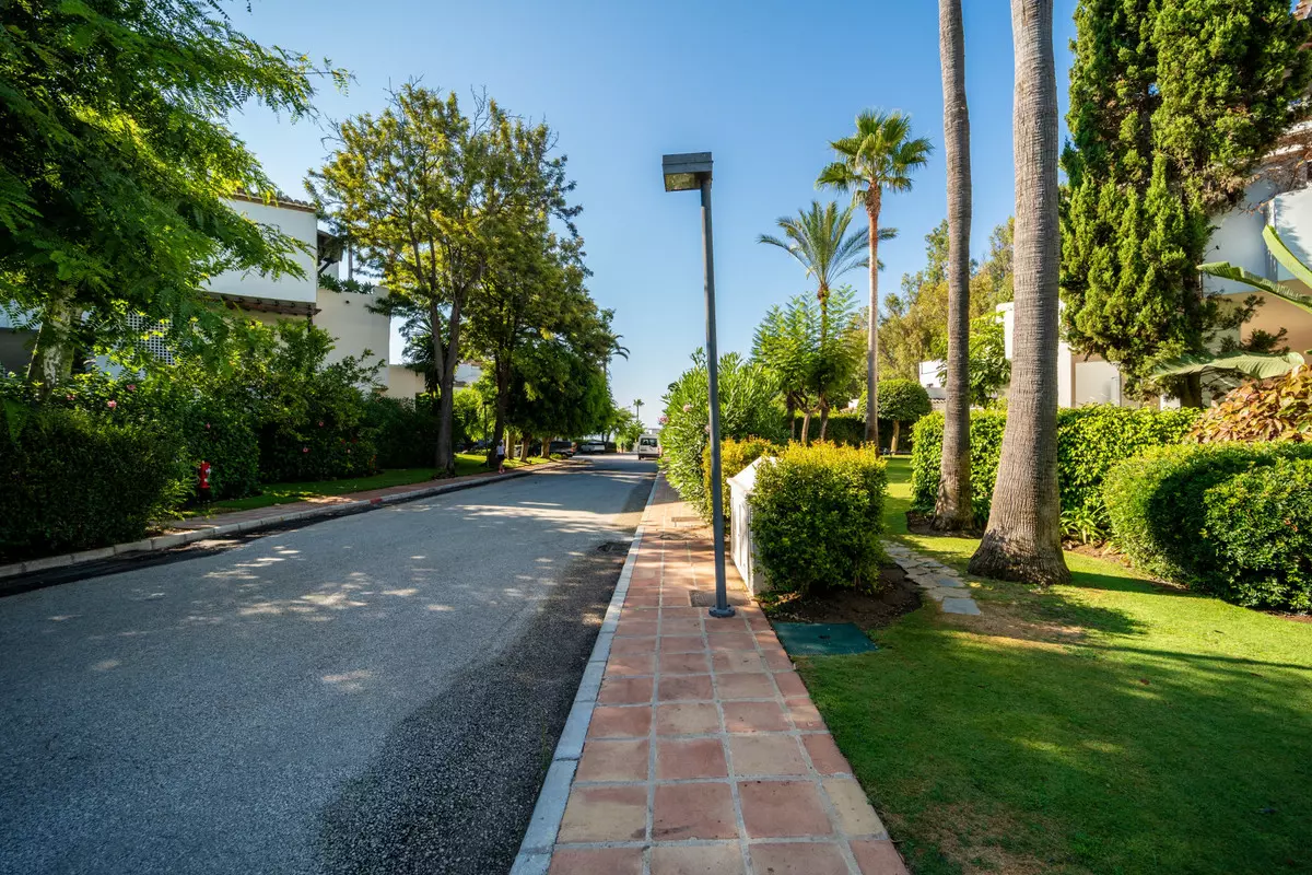 2-bedroom Apartment In Estepona, Spain (100 M²)