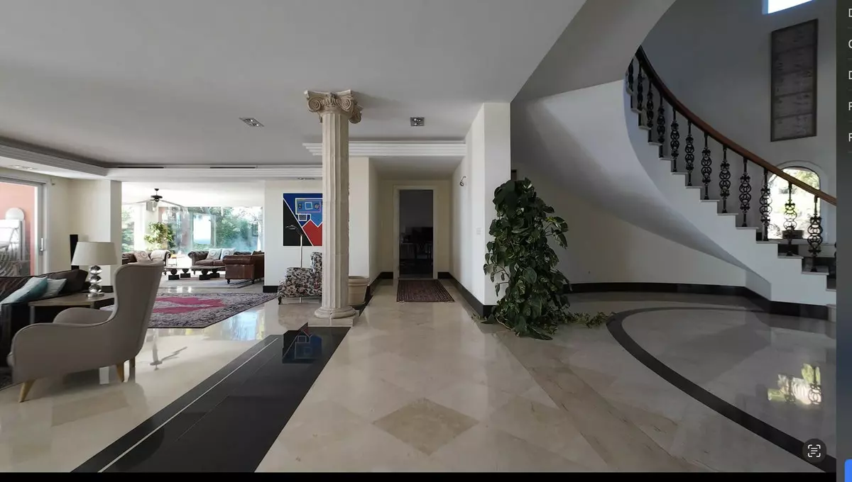 8-bedroom Villa In Estepona, Spain (1.265 M²)