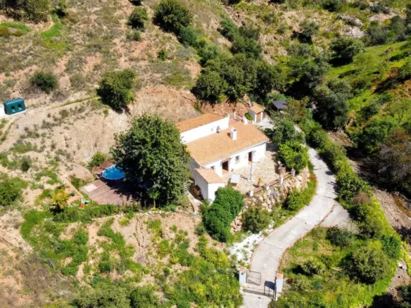 3-bedroom Country House In Almogía, Spain (192 M²)