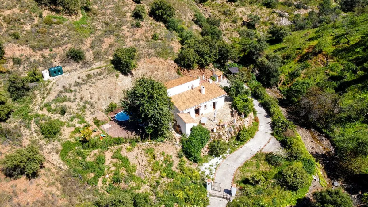 3-bedroom Country House In Almogía, Spain (192 M²)