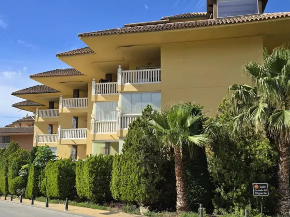 2-bedroom Apartment In Fuengirola, Spain (102 M²)