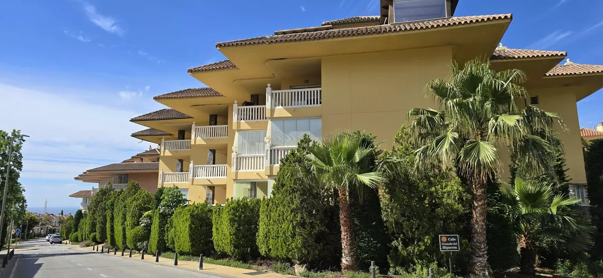 2-bedroom Apartment In Fuengirola, Spain (102 M²)