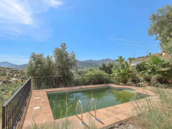 3-bedroom Villa In Guaro, Spain (184 M²)