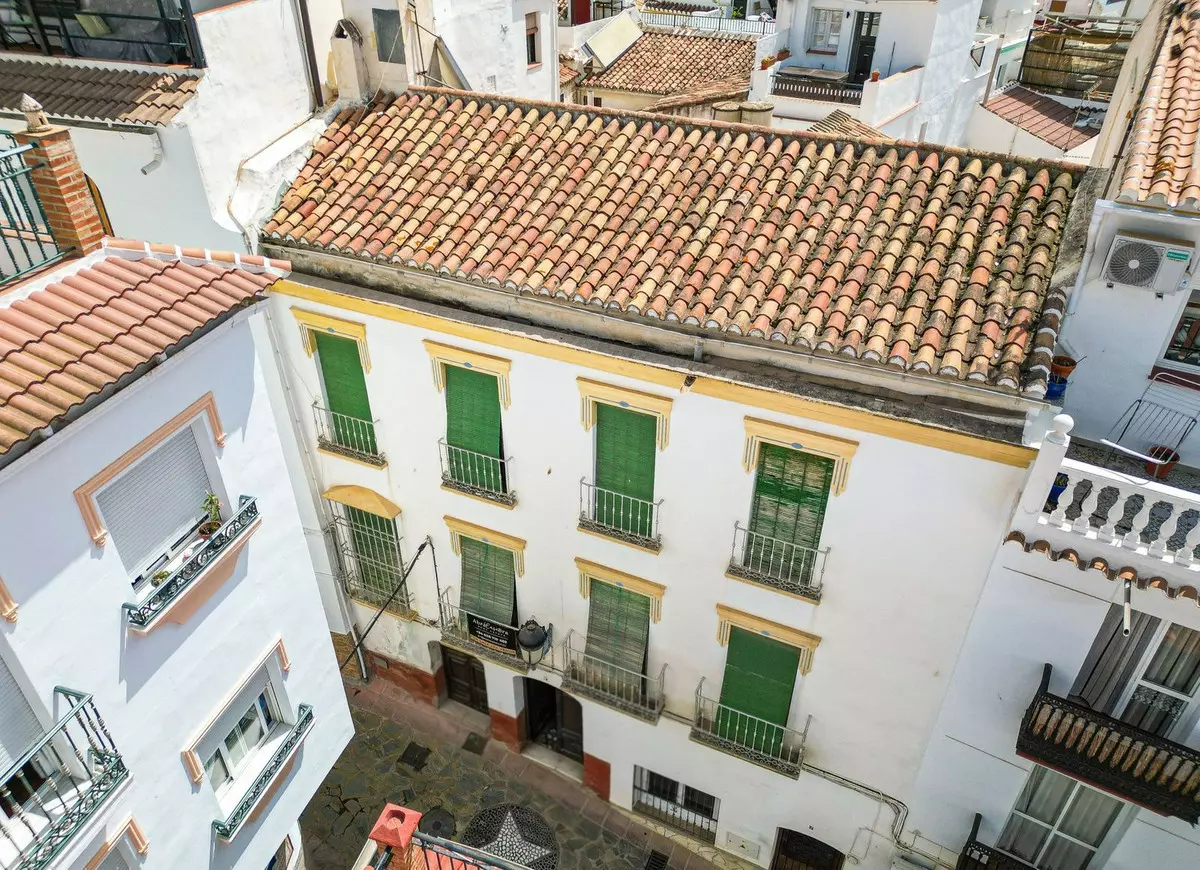 10-bedroom Town House In Cómpeta, Spain (468 M²)