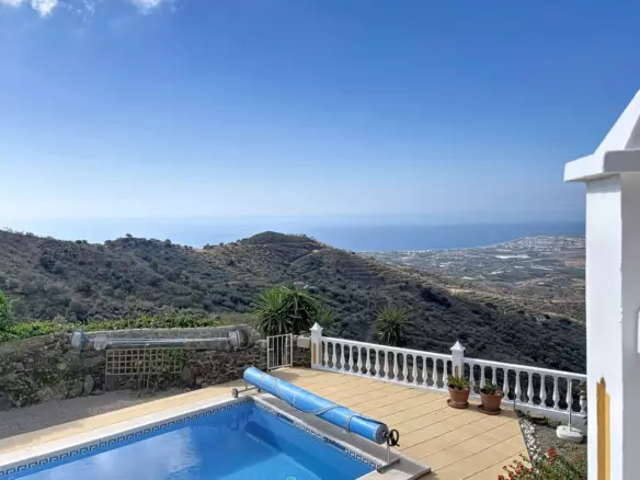 4-bedroom Villa In Vélez – Málaga, Spain (240 M²)