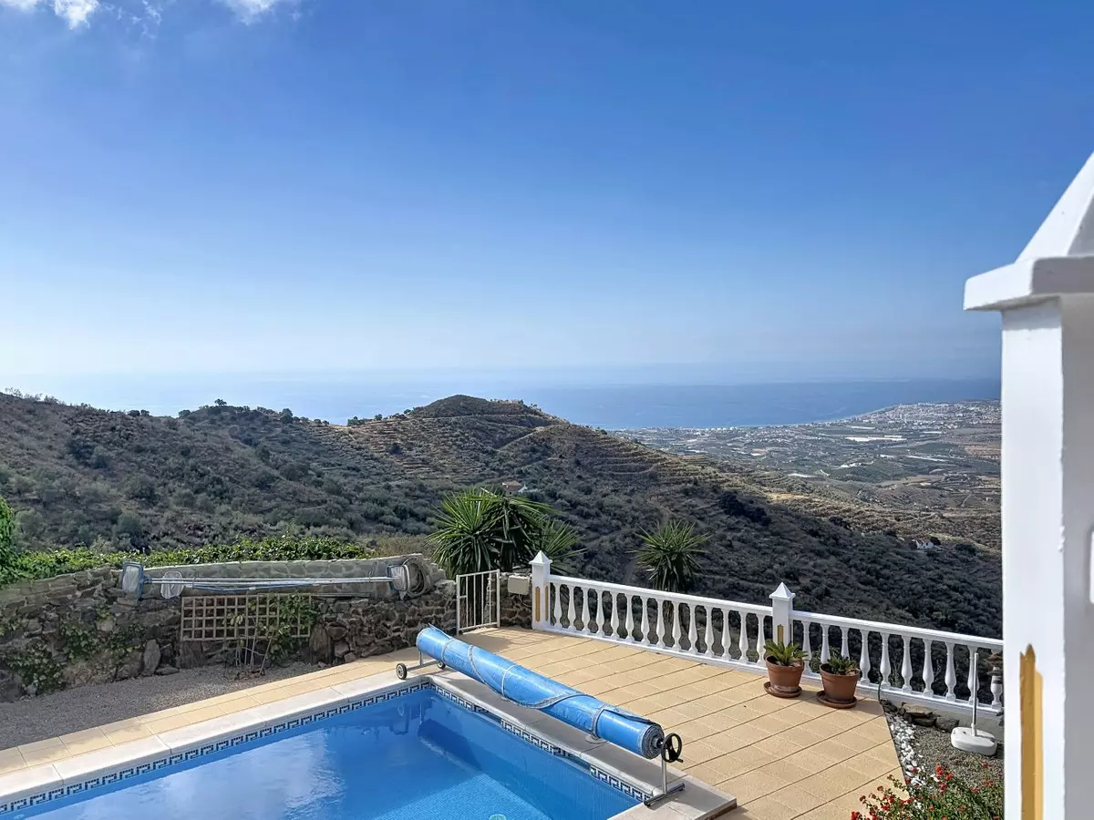 4-bedroom Villa In Vélez – Málaga, Spain (240 M²)
