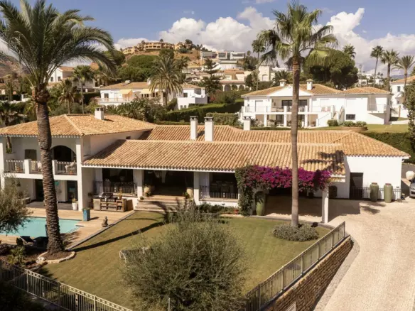 5-bedroom Villa In Estepona, Spain (595 M²)