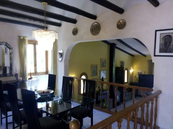 5-bedroom Villa In Calvià, Spain (400 M²)