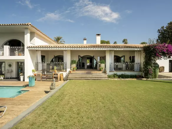 5-bedroom Villa In Estepona, Spain (595 M²)
