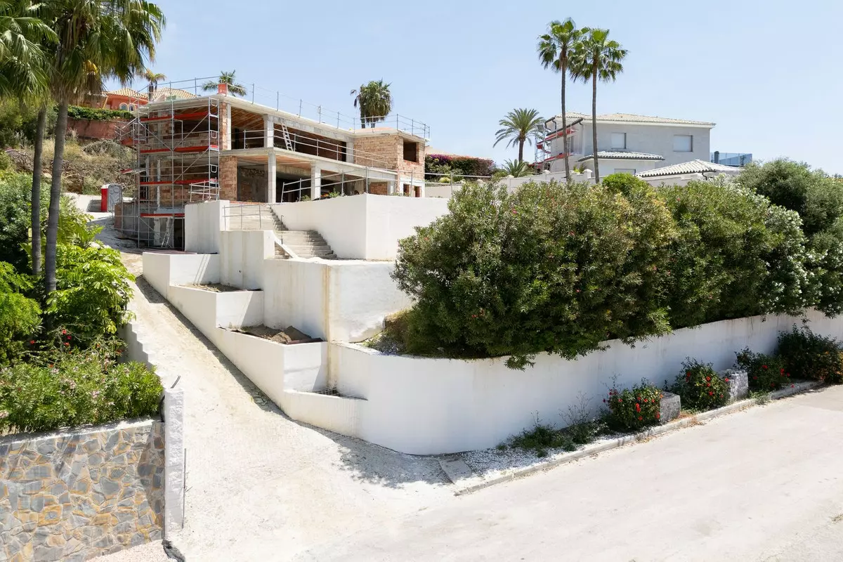 5-bedroom Villa In Estepona, Spain (543 M²)