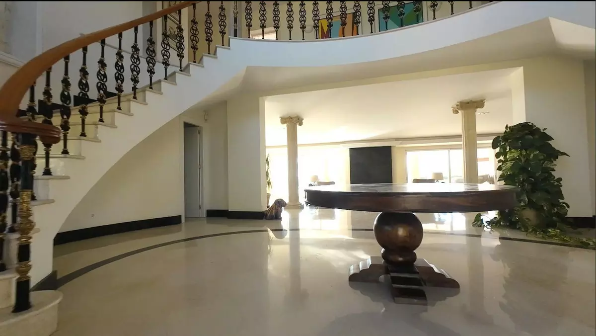 8-bedroom Villa In Estepona, Spain (1.265 M²)