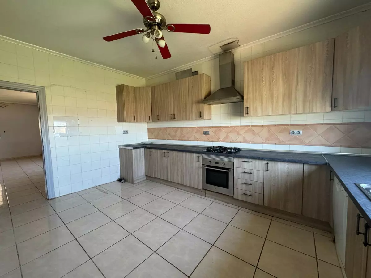 5-bedroom Country House In Dolores, Spain (277 M²)