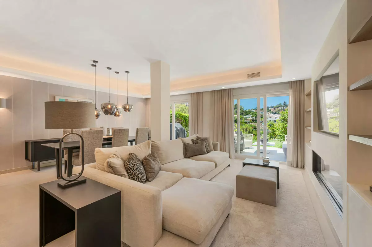 3-bedroom Town House In Benahavis, Spain (212 M²)