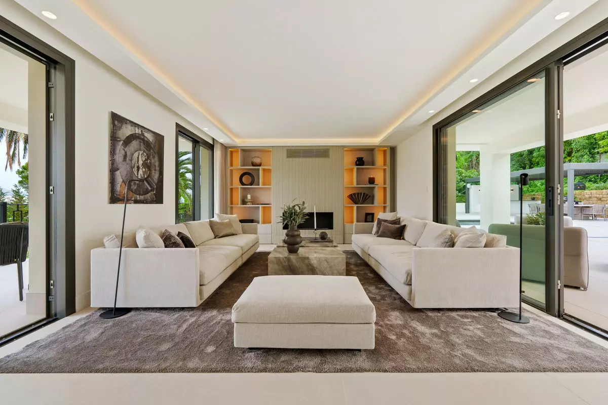 5-bedroom Villa In Marbella, Spain (648 M²)