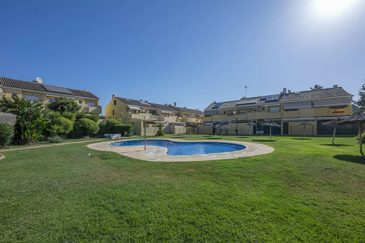 3-bedroom Town House In Estepona, Spain (102 M²)