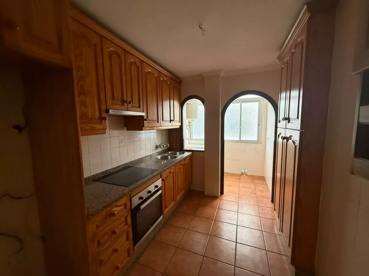 3-bedroom Apartment In Estepona, Spain (104 M²)