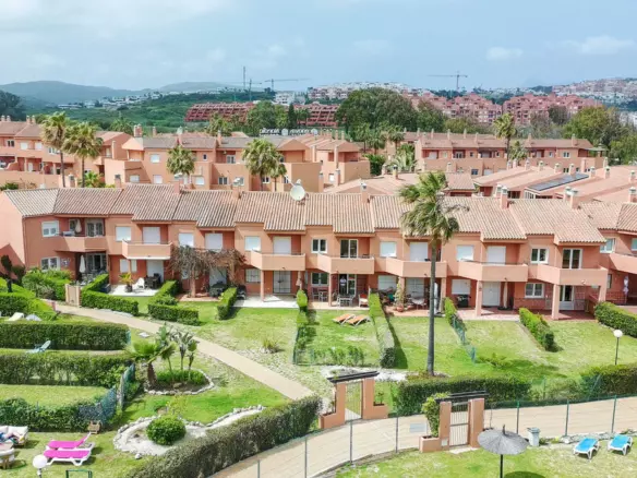3-bedroom Town House In Manilva, Spain (127 M²)