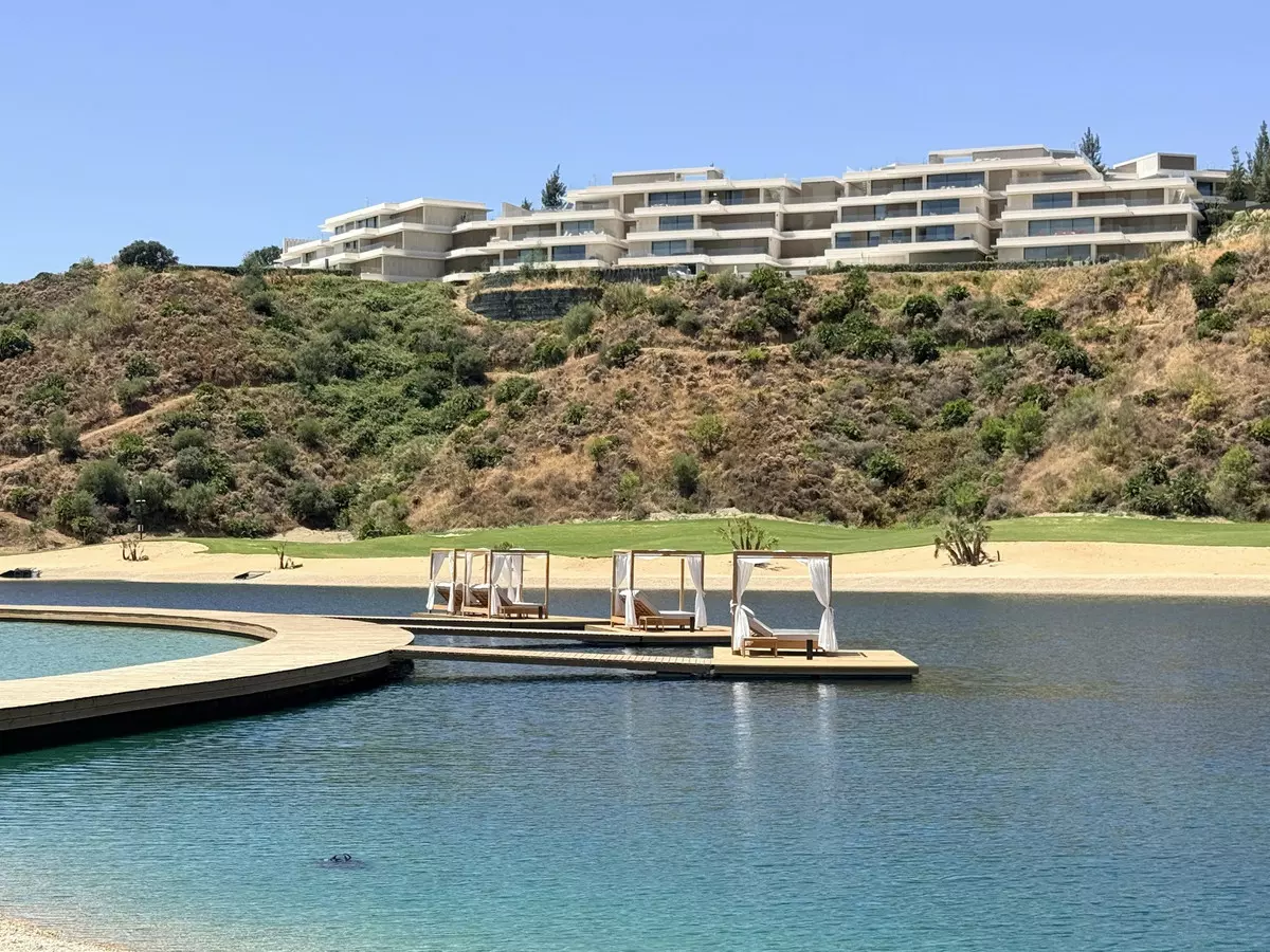 3-bedroom Apartment In Benahavis, Spain (150 M²)