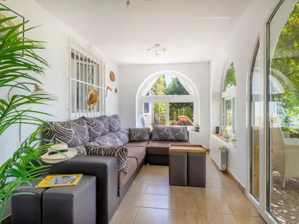 4-bedroom Villa In Cómpeta, Spain (278 M²)