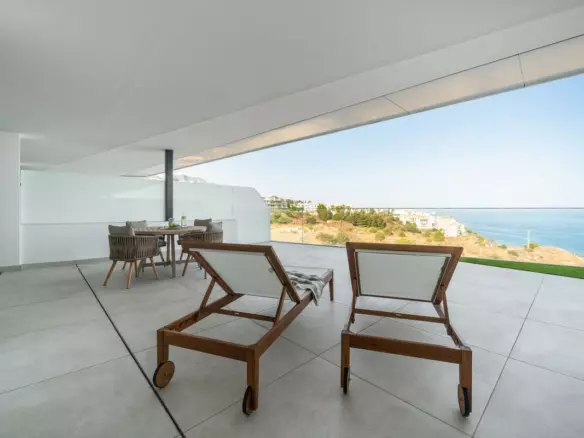 2-bedroom Apartment In Fuengirola, Spain (144 M²)