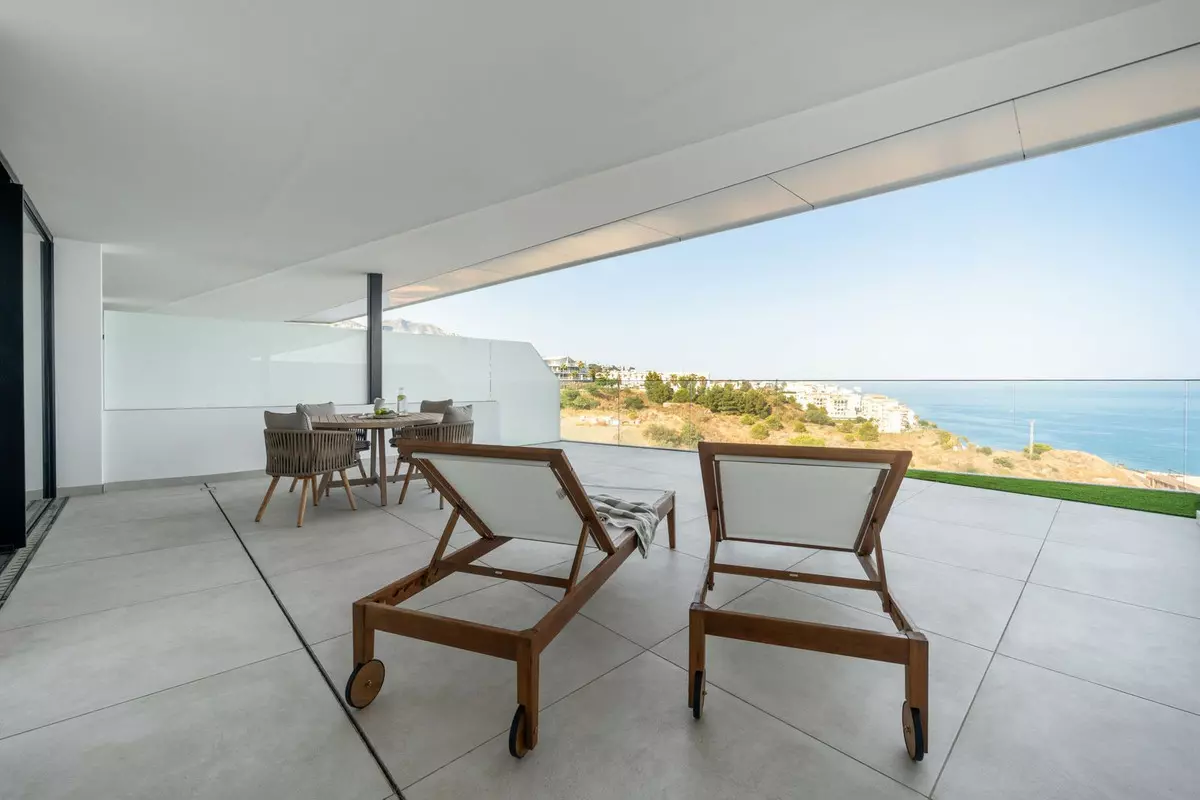 2-bedroom Apartment In Fuengirola, Spain (144 M²)
