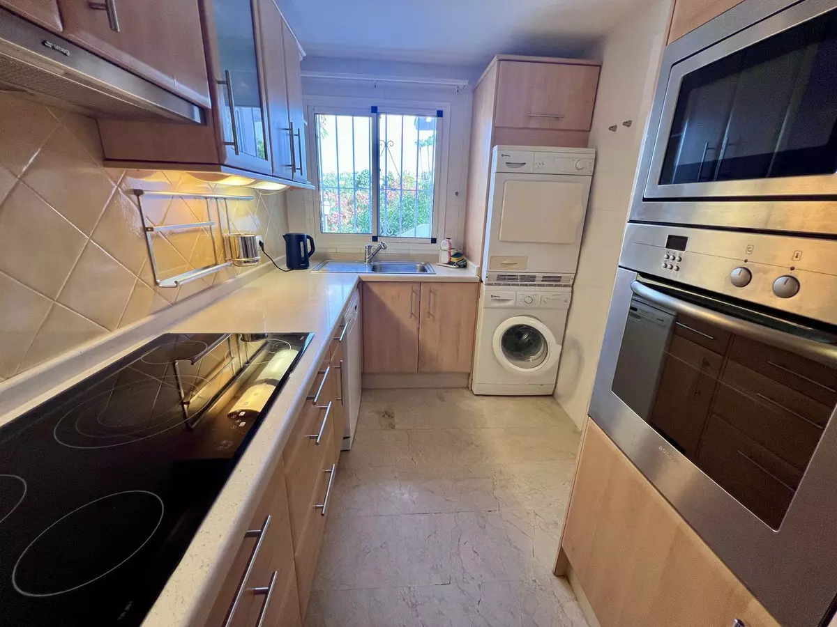 2-bedroom Apartment In Estepona, Spain (75 M²)