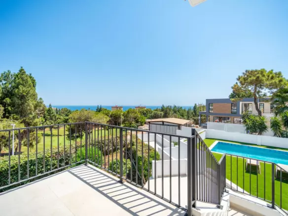 5-bedroom Villa In Mijas, Spain (329 M²)