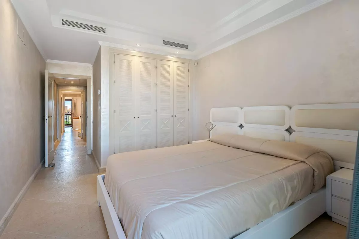 3-bedroom Apartment In Estepona, Spain (159 M²)