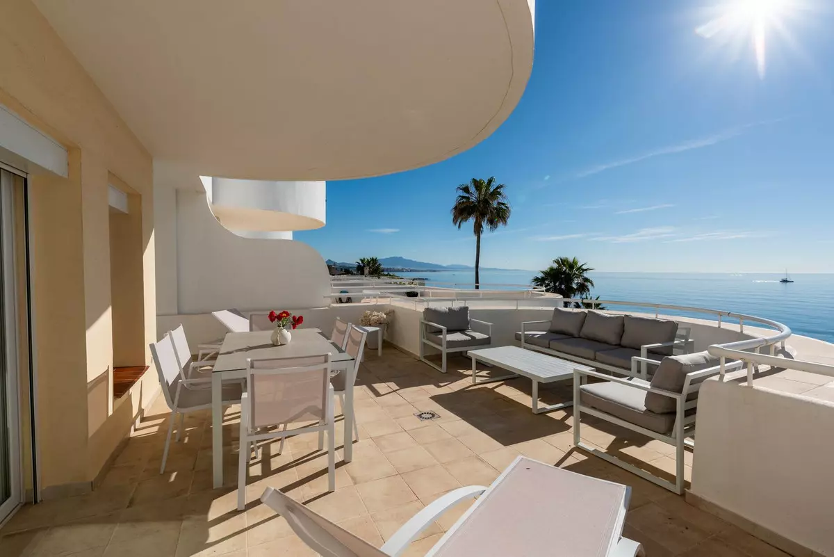 2-bedroom Apartment In Estepona, Spain (93 M²)