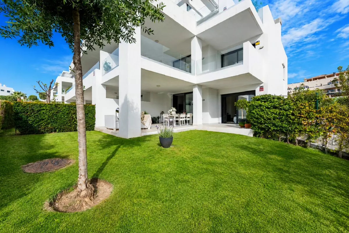 2-bedroom Apartment In Estepona, Spain (112 M²)