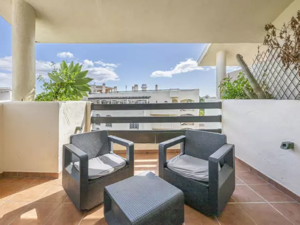 1-bedroom Apartment In Estepona, Spain (90 M²)