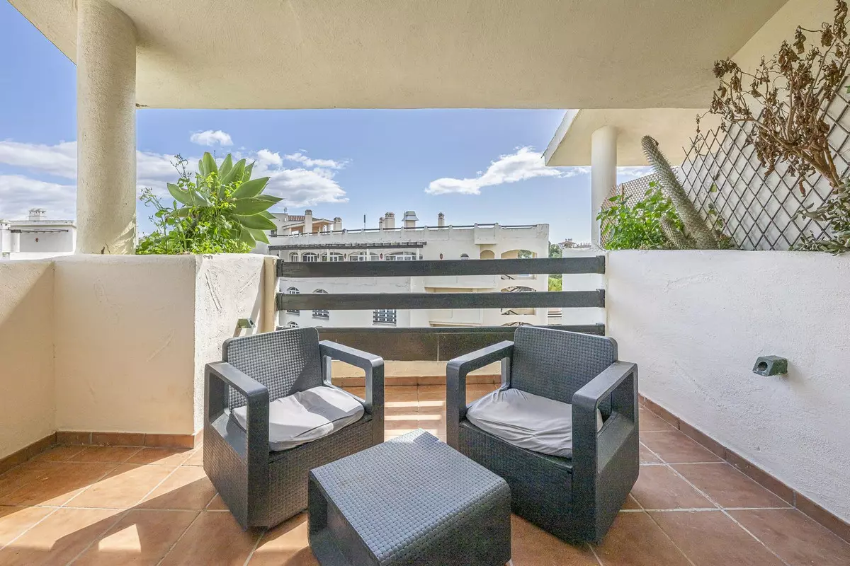 1-bedroom Apartment In Estepona, Spain (90 M²)