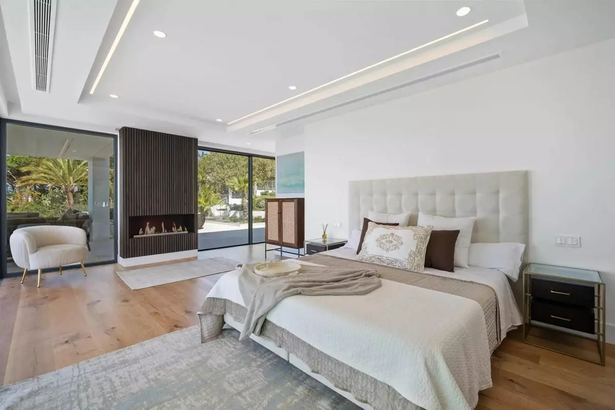 4-bedroom Villa In Marbella, Spain (429 M²)