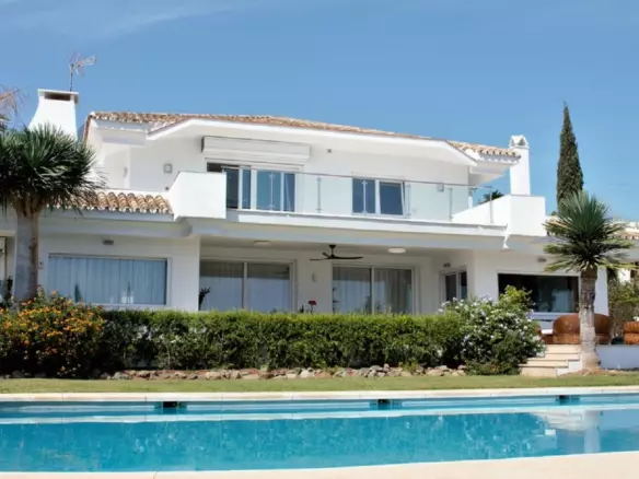 10-bedroom Villa In Estepona, Spain (878 M²)