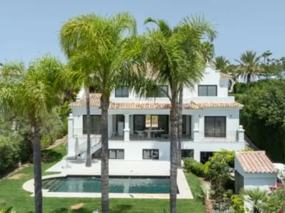 6-bedroom Villa In Estepona, Spain (399 M²)