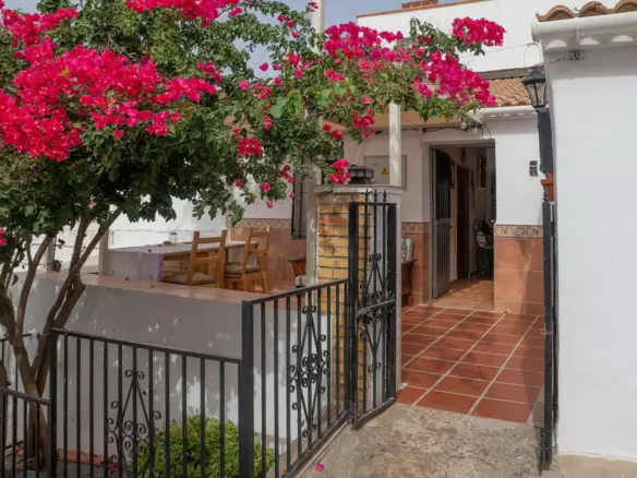 2-bedroom Town House In Álora, Spain (99 M²)