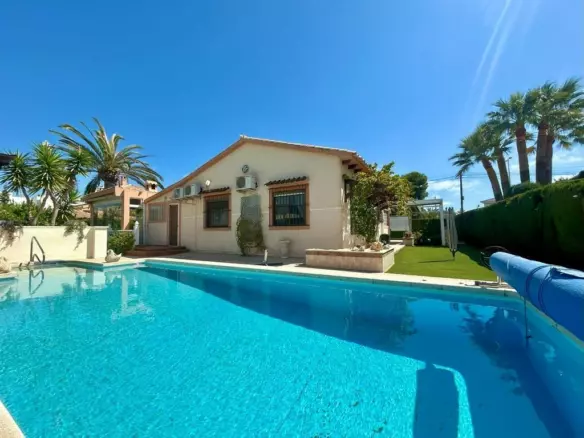 3-bedroom Villa In Orihuela, Spain (141 M²)