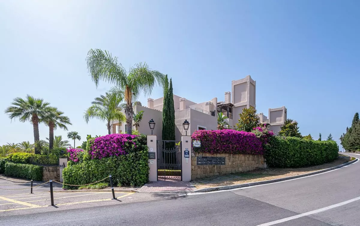 2-bedroom Apartment In Estepona, Spain (107 M²)