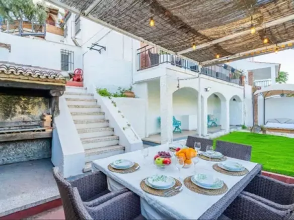 4-bedroom Villa In Málaga, Spain (250 M²)