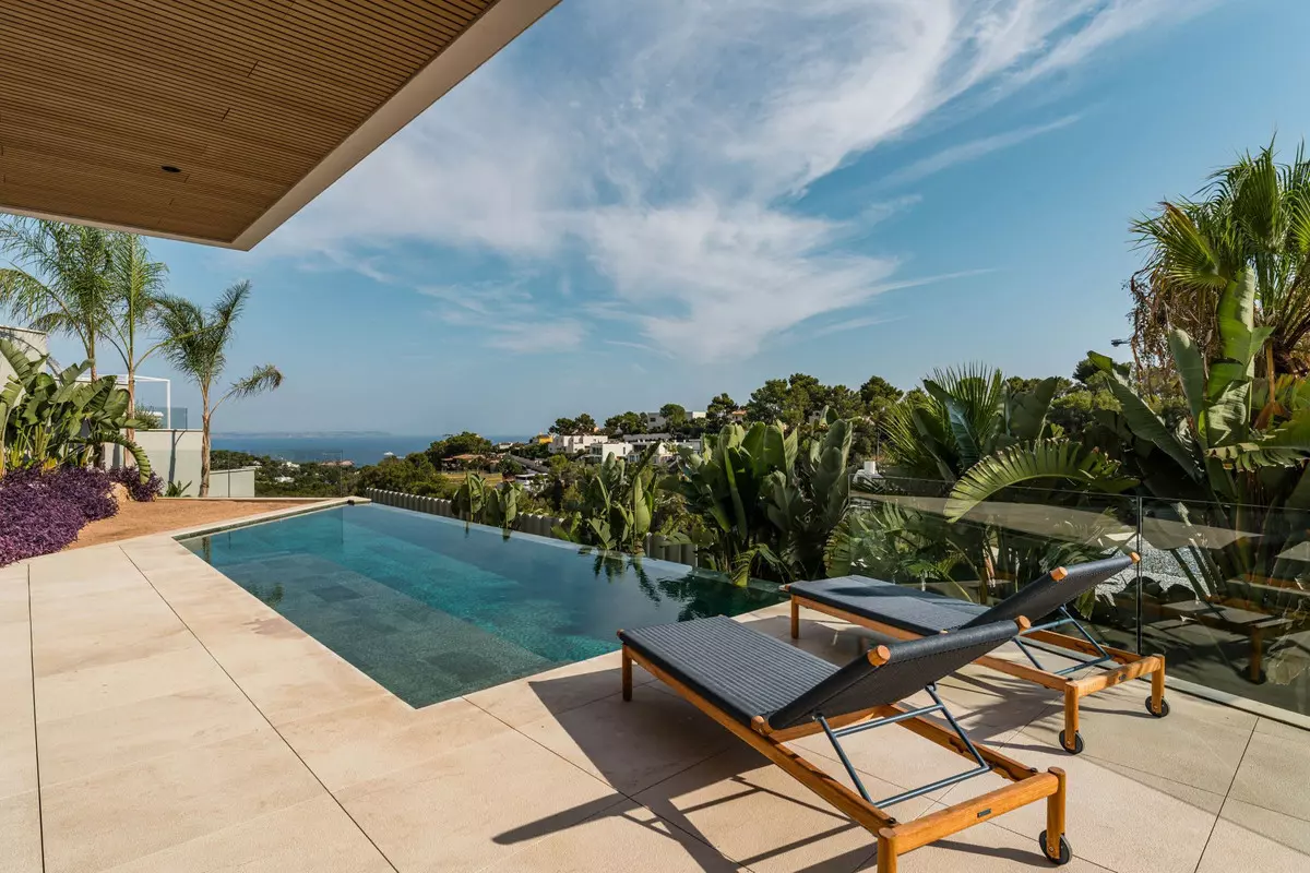 4-bedroom Villa In Calvià, Spain (584 M²)