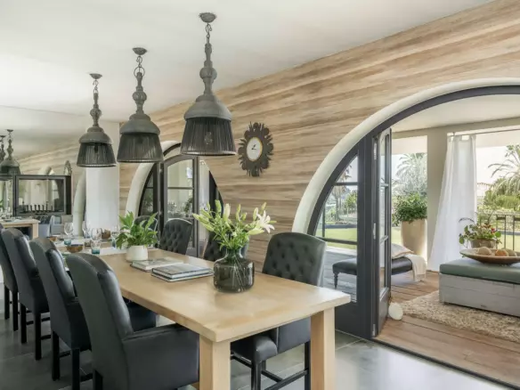 5-bedroom Villa In Estepona, Spain (595 M²)