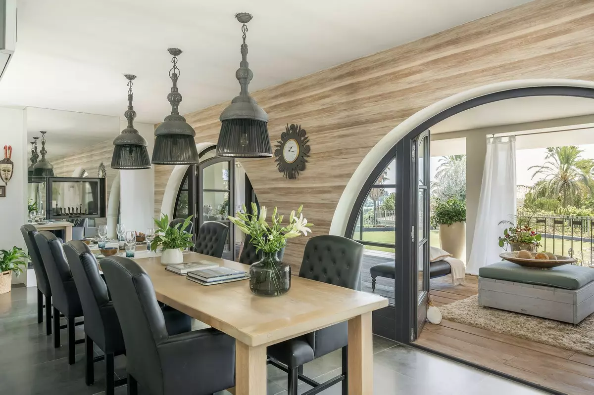 5-bedroom Villa In Estepona, Spain (595 M²)