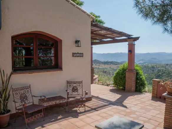 7-bedroom Country House In Almogía, Spain (102 M²)