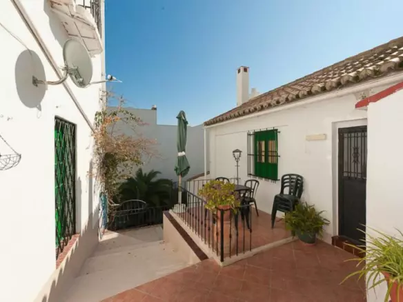 14-bedroom Town House In Álora, Spain (1.085 M²)