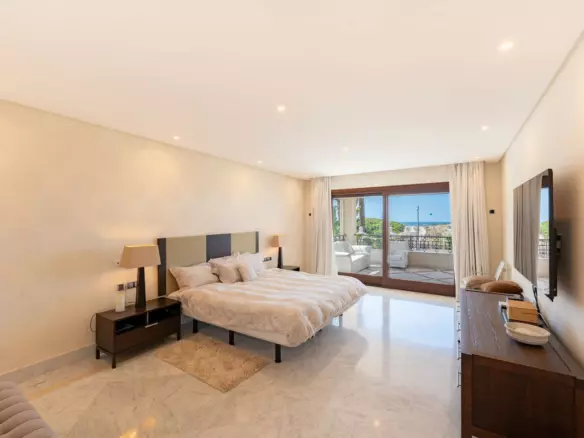 3-bedroom Apartment In Marbella, Spain (231 M²)